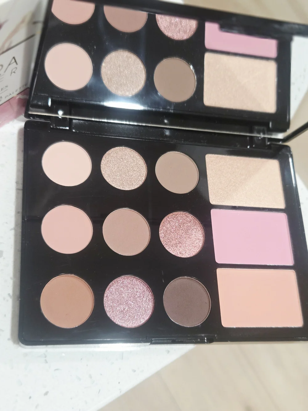 Laura Geller THE WEARABLES Neutral & Pink Women's Eyeshadow and Cheek Palette -